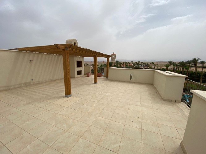 Moderní penthouse s 1 ložnicí a střešní terasou na verandě , Hurghada, Egypt